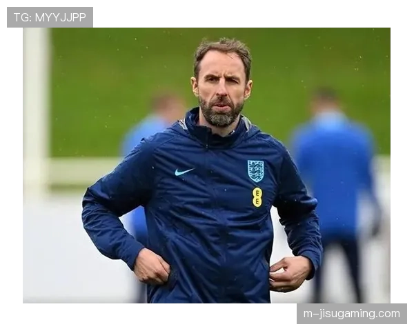 索斯盖特非曼联首选，罗马诺曝高层倾向经验丰富主帅