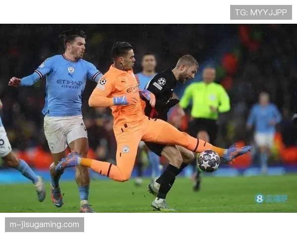 场边花絮：莱比锡主帅因抗议对手防守动作过大吃到黄牌